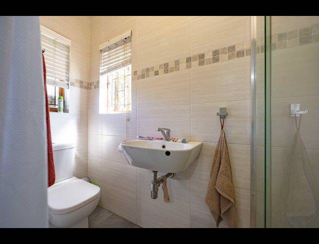 2 BEDROOM HOUSE FOR SALE IN ESCOMBE